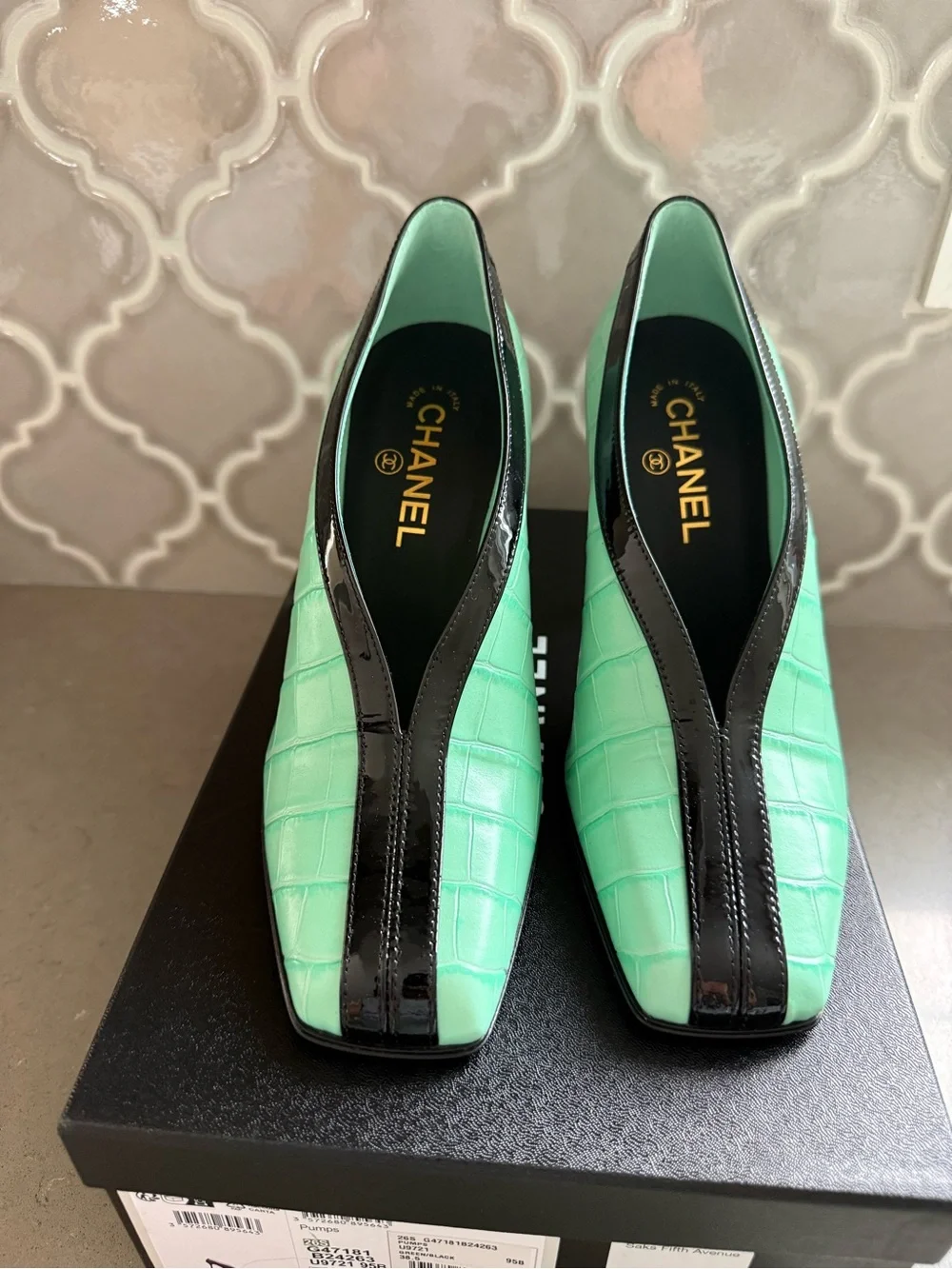CHANEL bnwt 26s